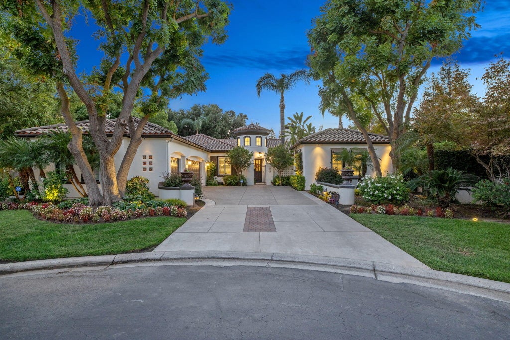 Photo of 2305 N Teddy, Visalia, CA 93291 (MLS # 244586)