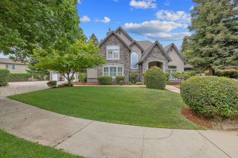 Photo of 5640 W Delaware Avenue, Visalia, CA 93291 (MLS # 241053)