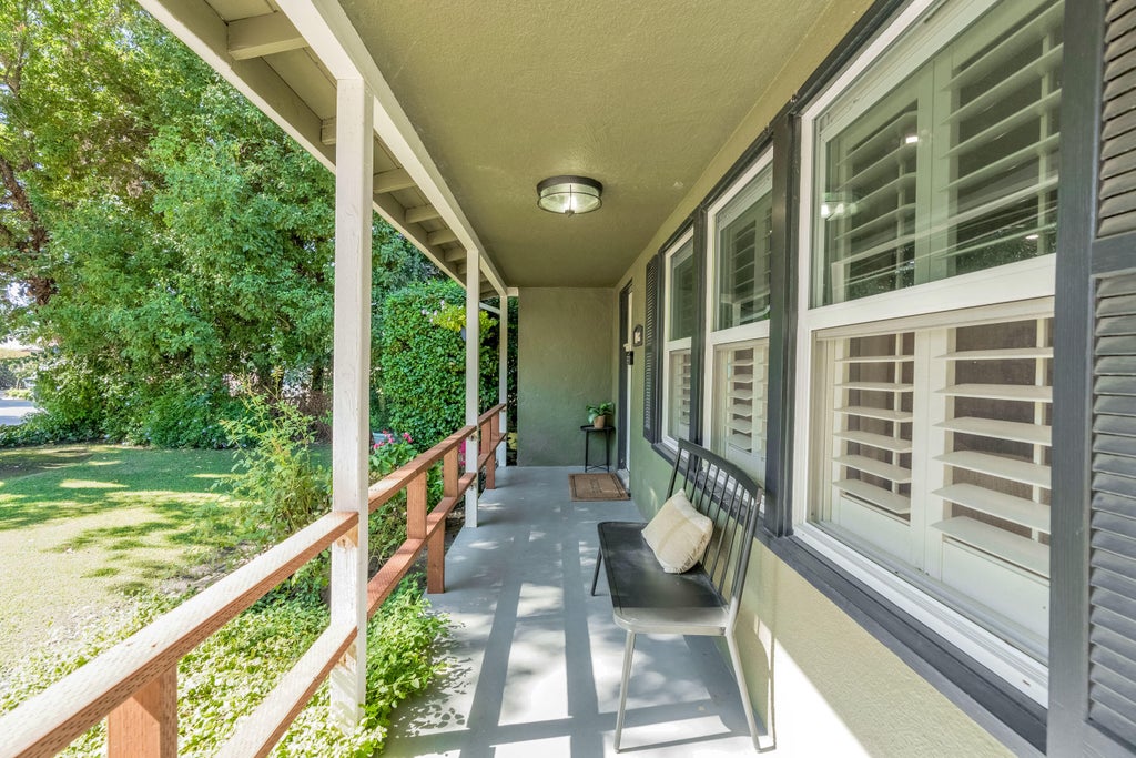 Photo of 1706 W Myrtle Avenue, Visalia, CA 93277 (MLS # 244682)