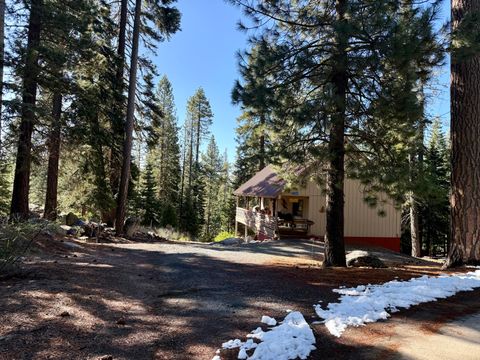 Photo of 57464 Crest Drive, Springville, CA 93265 (MLS # 241281)