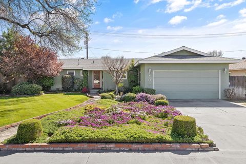 Photo of 2303 W Cambridge Avenue, Visalia, CA 93277 (MLS # 240288)