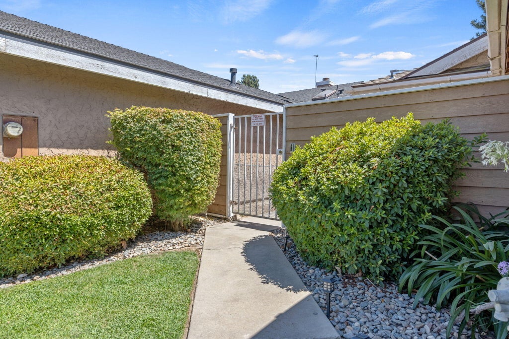 Photo of 1811 E Vine, Visalia, CA 93292 (MLS # 242903)