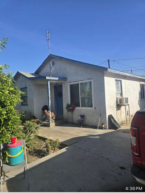 Photo of 15743 Fuchsia Avenue, Ivanhoe, CA 93235 (MLS # 240733)