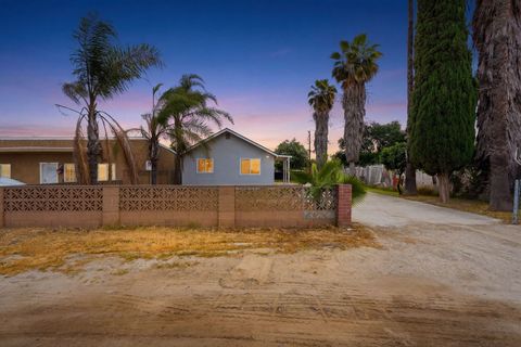 Photo of 594 N Front, Earlimart, CA 93219 (MLS # 240847)