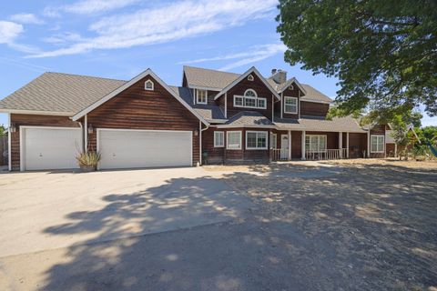 Photo of 12788 Avenue 328, Visalia, CA 93291 (MLS # 242912)