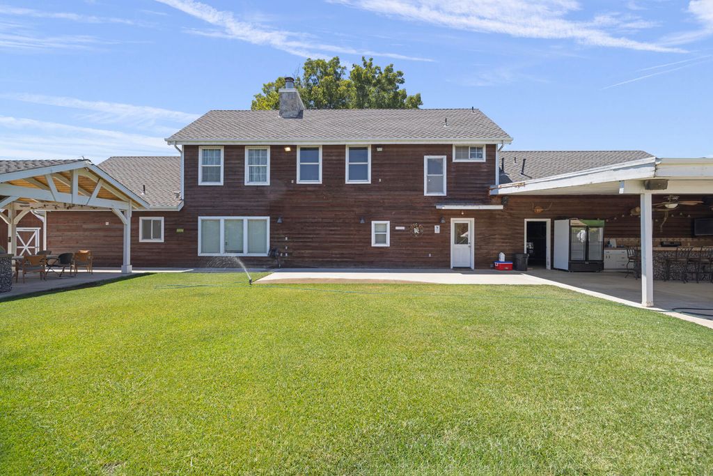 Photo of 12788 Avenue 328, Visalia, CA 93291 (MLS # 242912)