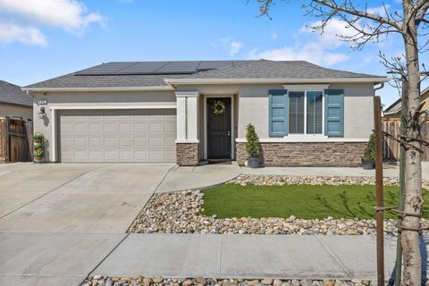 Photo of 4002 E Cypress Avenue, Visalia, CA 93292 (MLS # 240622)