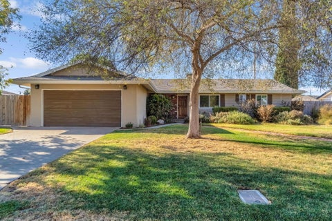 Photo of 175 E Birch Avenue, Hanford, CA 93230 (MLS # 244526)