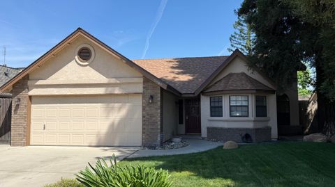 Photo of 5948 W Crowley Avenue, Visalia, CA 93291 (MLS # 241077)
