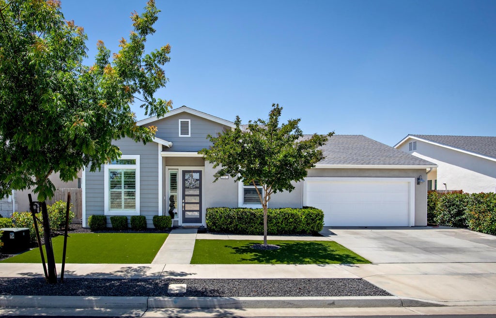 Photo of 3707 N Santa Fe Street, Visalia, CA 93291 (MLS # 243141)