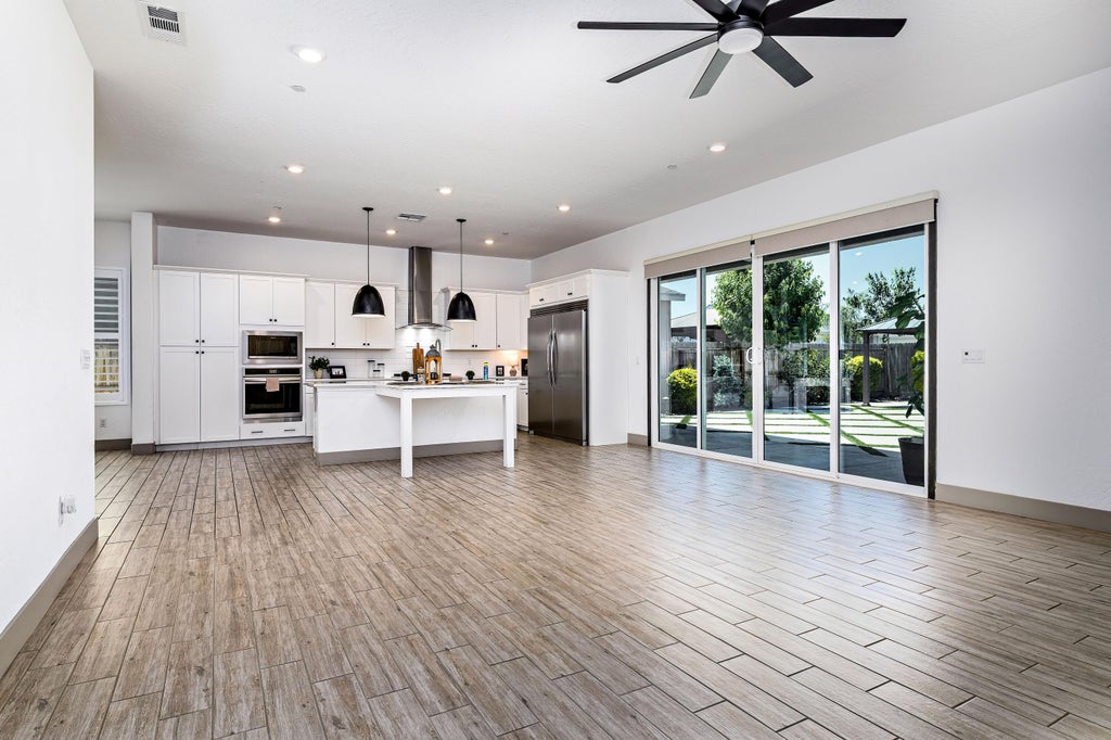 Photo of 3707 N Santa Fe Street, Visalia, CA 93291 (MLS # 243141)