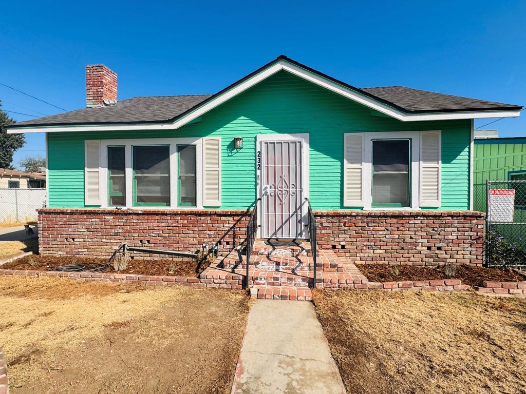 Photo of 232 E Sweet Avenue, Visalia, CA 93291 (MLS # 244103)