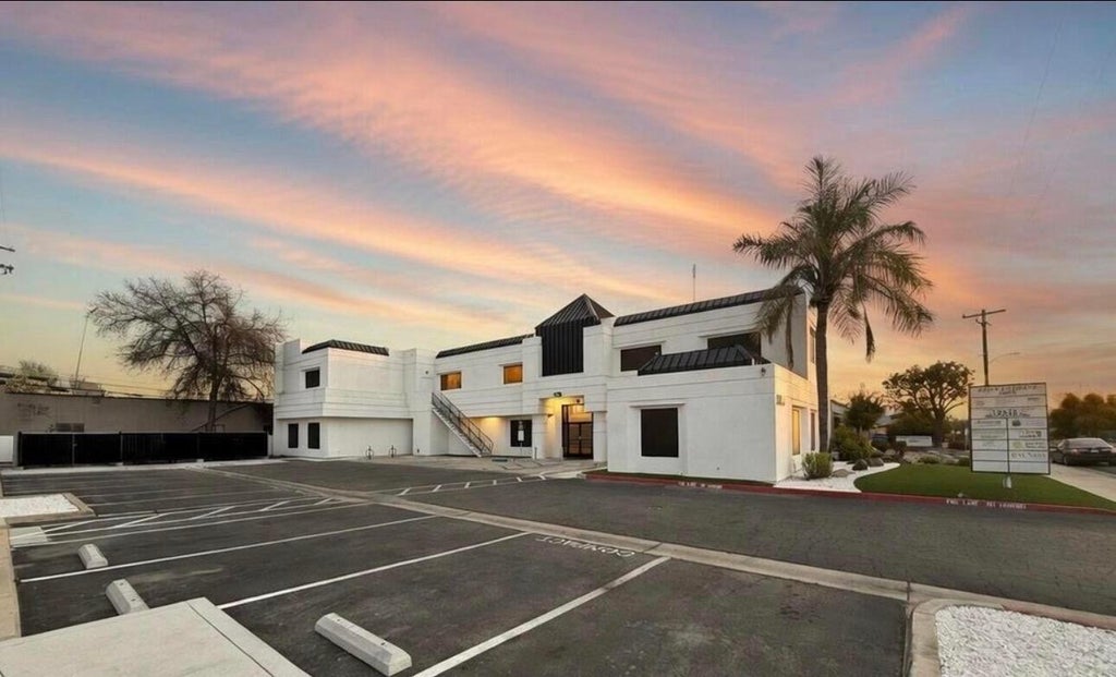 Photo of 2008 W Dorothea Avenue 107 #107, Visalia, CA 93277 (MLS # 244637)