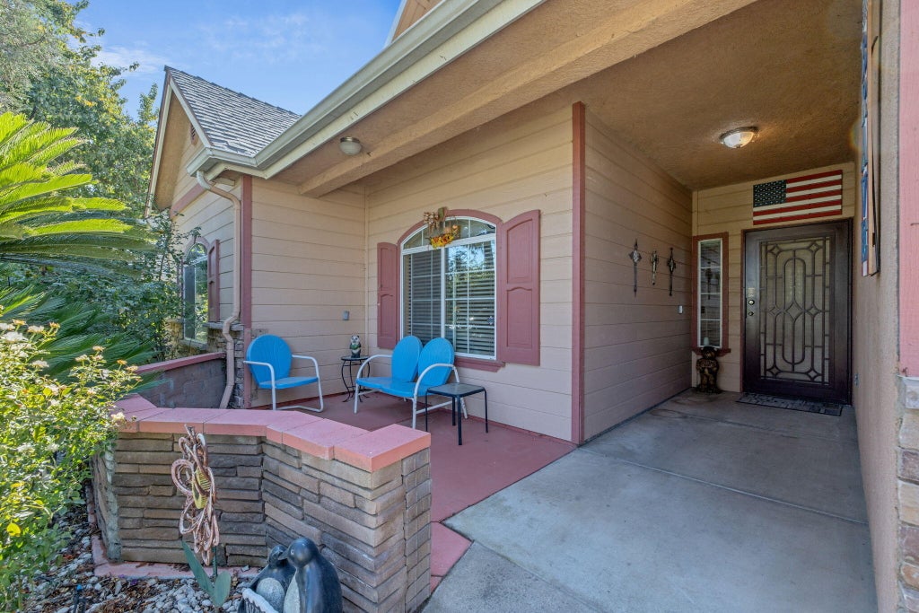 Photo of 5045 W Modoc Avenue, Visalia, CA 93291 (MLS # 244129)