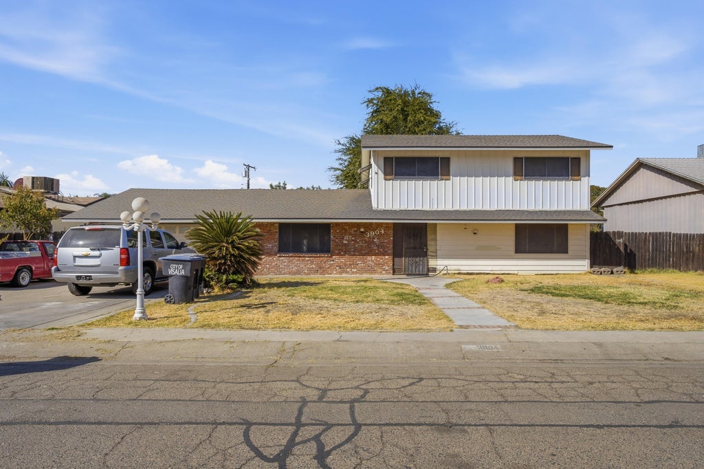 Photo of 3904 W Cambridge Avenue, Visalia, CA 93277 (MLS # 244466)