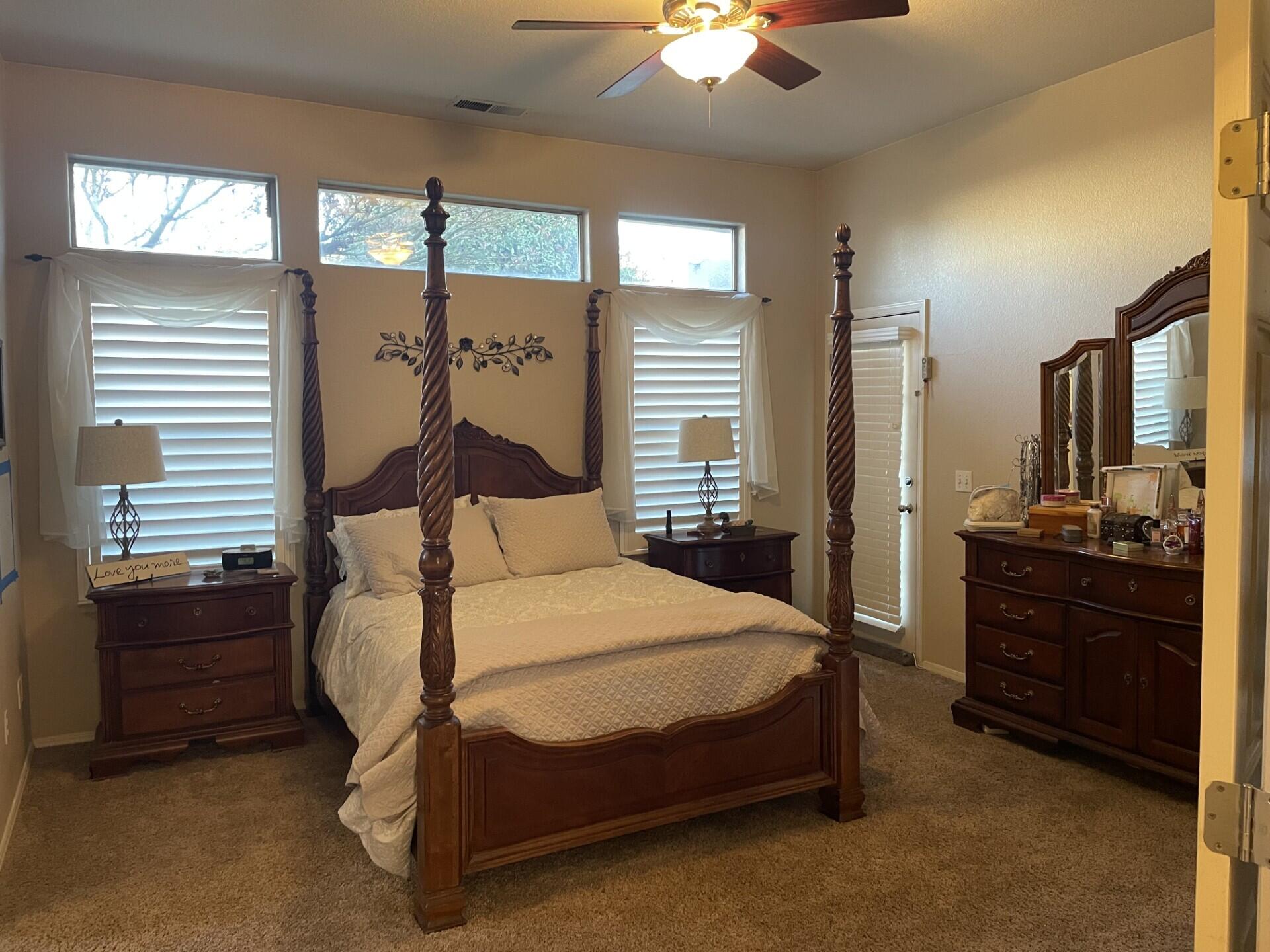 Reedley, California 93654, United States, 4 Bedrooms Bedrooms, ,3 BathroomsBathrooms,Residential,Pending,10380