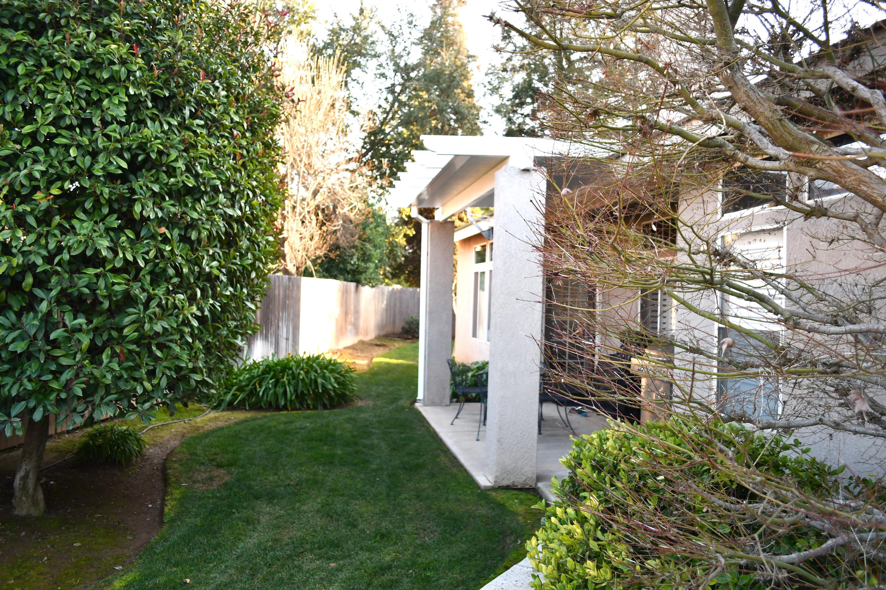 Reedley, California 93654, United States, 4 Bedrooms Bedrooms, ,3 BathroomsBathrooms,Residential,Pending,10380