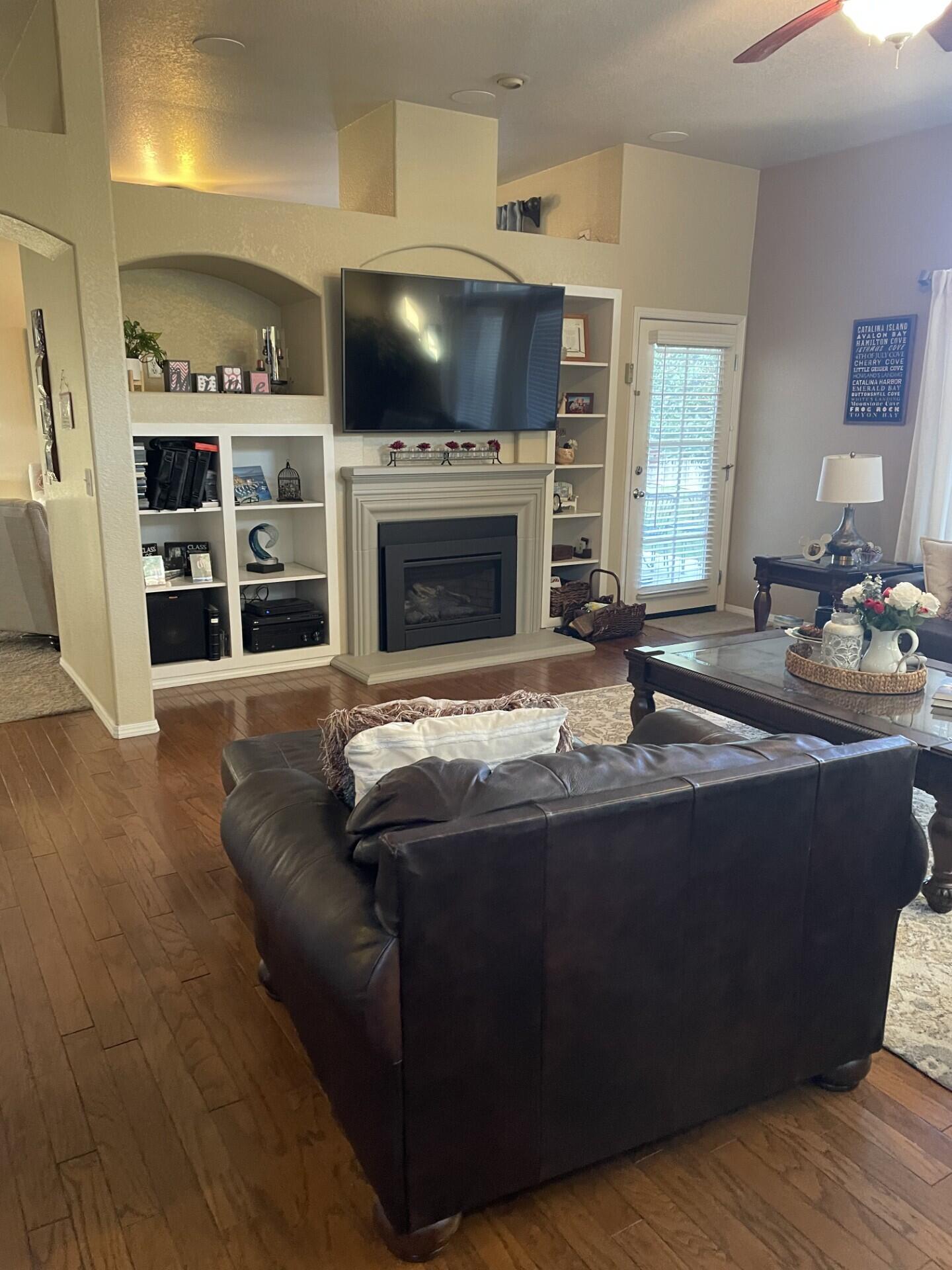 Reedley, California 93654, United States, 4 Bedrooms Bedrooms, ,3 BathroomsBathrooms,Residential,Pending,10380