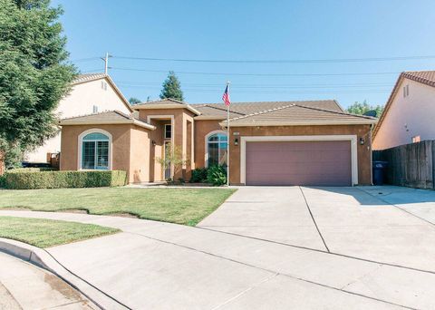 Photo of 1983 Malvasia Court, Tulare, CA 93274 (MLS # 241098)