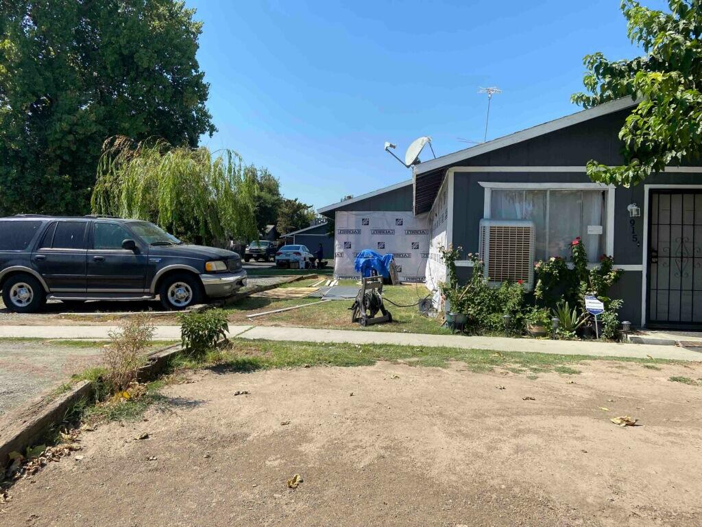 Photo of 915-943 N Rinaldi Street, Visalia, CA 93291 (MLS # 242664)