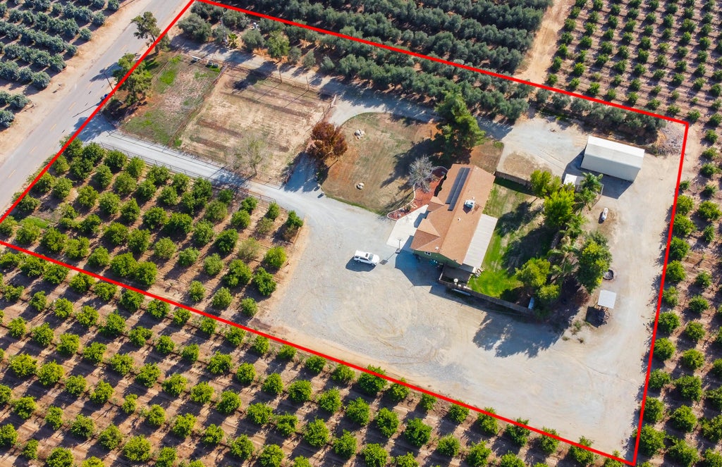 Photo of 36705 Rd 144, Visalia, CA 93292 (MLS # 241758)