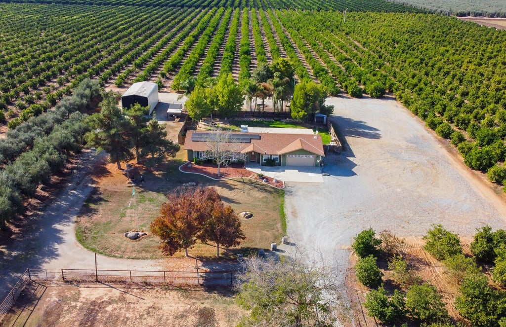 Photo of 36705 Rd 144, Visalia, CA 93292 (MLS # 241758)