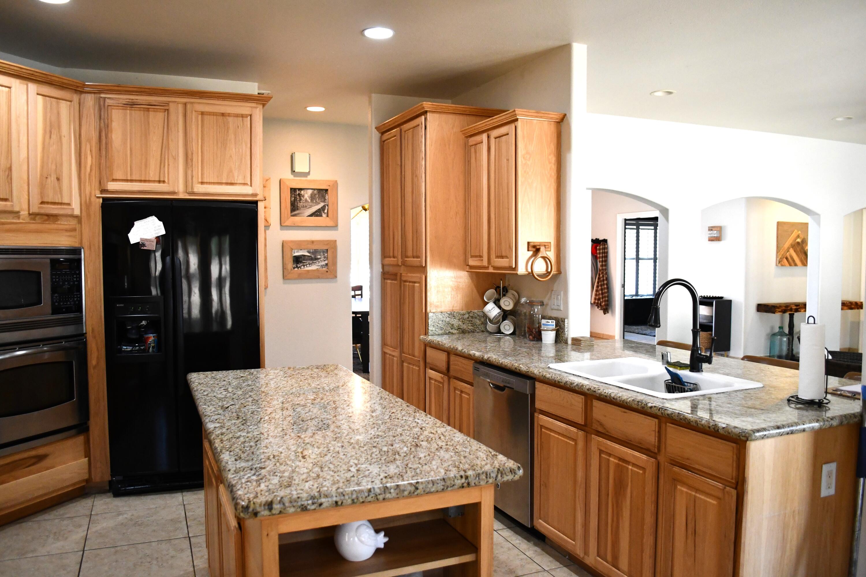 Squaw Valley, California 93675, United States, 3 Bedrooms Bedrooms, ,3 BathroomsBathrooms,Residential,Active,22724