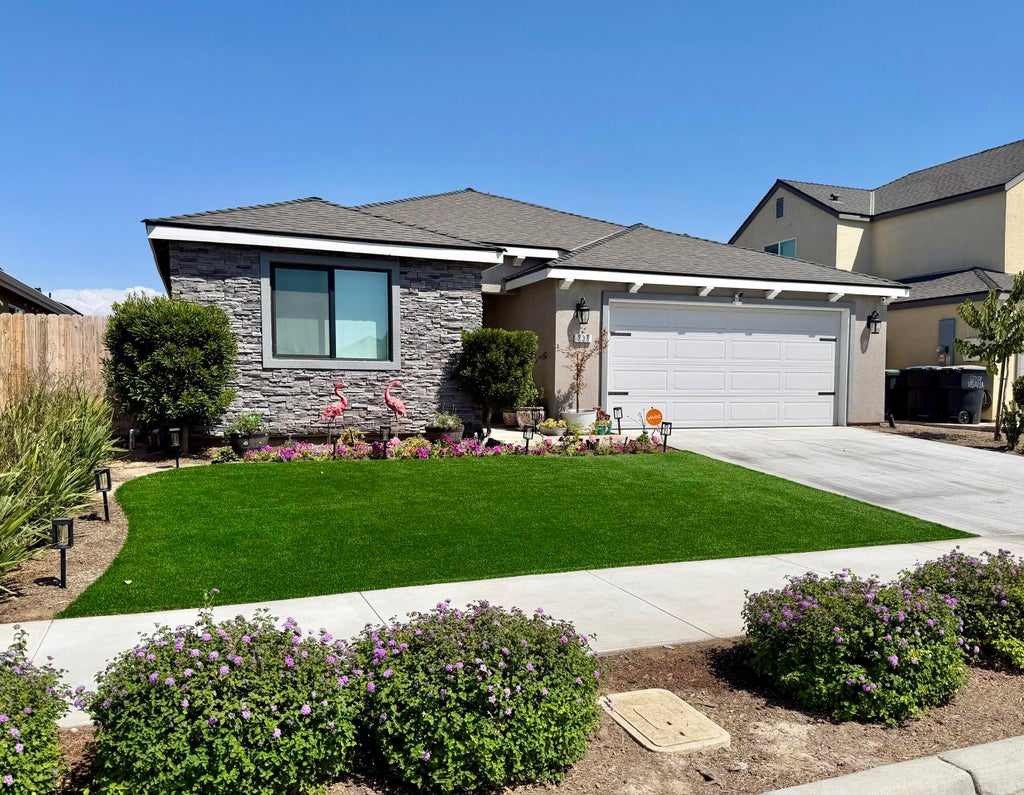 Photo of 338 N Tracy Street, Visalia, CA 93292 (MLS # 243485)