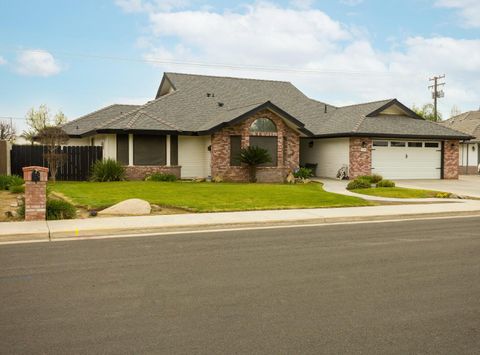Photo of 434 N Jennifer Way, Porterville, CA 93257 (MLS # 240106)