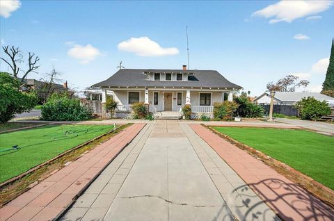 Photo of 435 N Alta Avenue, Dinuba, CA 93618 (MLS # 240169)