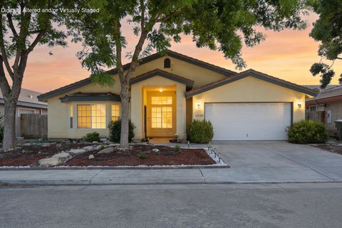 Photo of 1030 N Sumter Court, Visalia, CA 93292 (MLS # 242247)