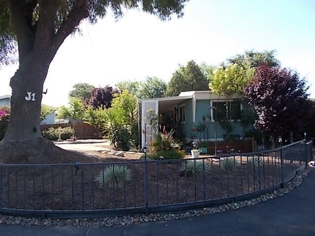 Photo of 2400 W Midvalley Avenue J-01 #J-01, Visalia, CA 93277 (MLS # 242063)