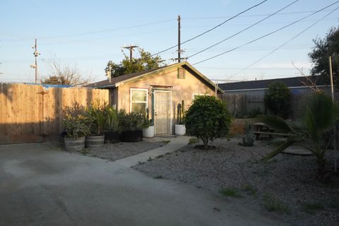 Photo of 1705 E Foster Drive B #B, Tulare, CA 93274 (MLS # 239722)