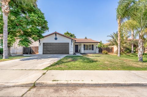 Photo of 1912 Santa Maria Avenue, Porterville, CA 93257 (MLS # 241628)
