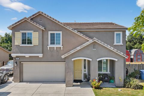 Photo of 975 Topaz Avenue, Lemoore, CA 93245 (MLS # 240891)
