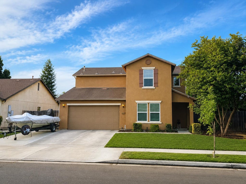 Photo of 4234 W Elkhorn Avenue, Visalia, CA 93277 (MLS # 243509)