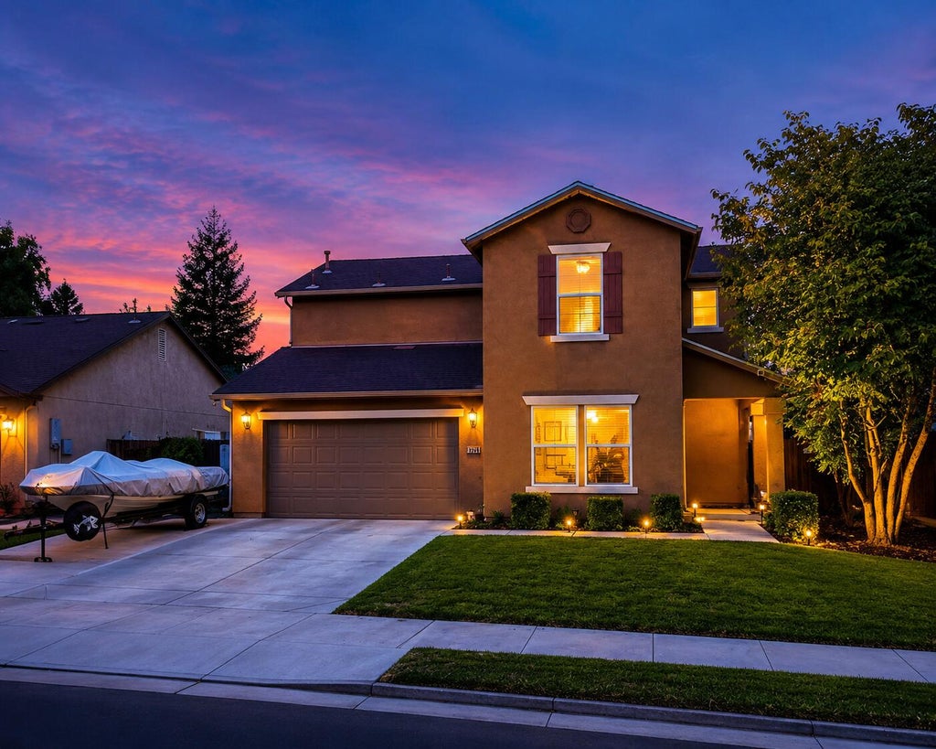 Photo of 4234 W Elkhorn Avenue, Visalia, CA 93277 (MLS # 243509)