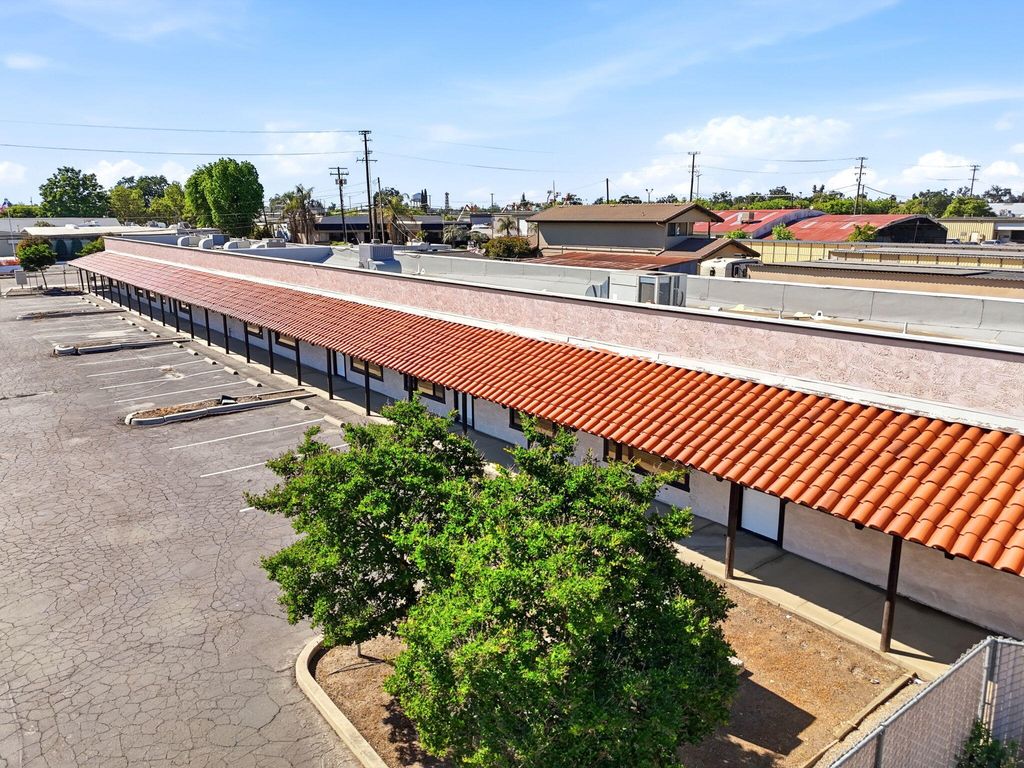 Photo of 724 N Ben Maddox Way, Visalia, CA 93292 (MLS # 241041)