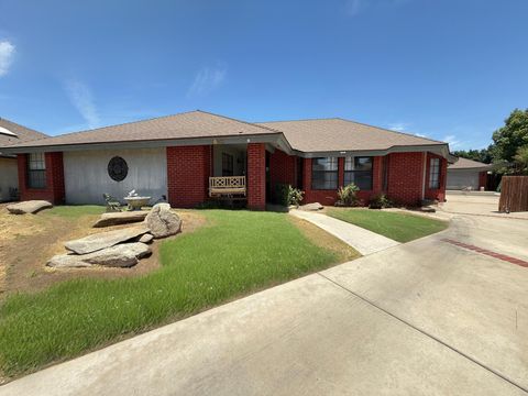 Photo of 1450 W Brian Lane, Porterville, CA 93257 (MLS # 234269)
