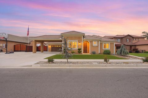 Photo of 6641 W Oriole Avenue, Visalia, CA 93291 (MLS # 242169)