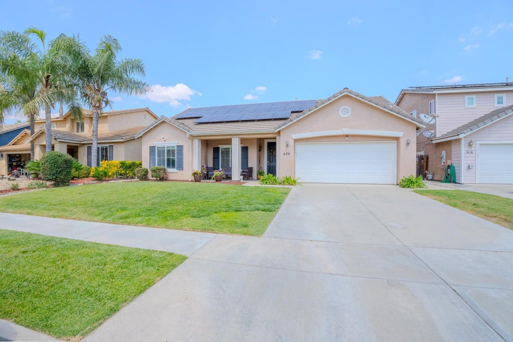 Photo of 626 W Loyola Avenue, Visalia, CA 93277 (MLS # 241522)
