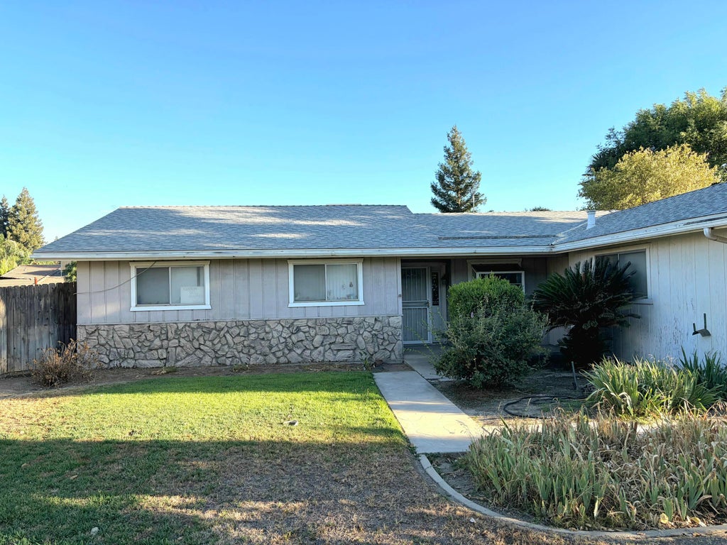Photo of 3823 W Cherry Avenue, Visalia, CA 93277 (MLS # 242776)