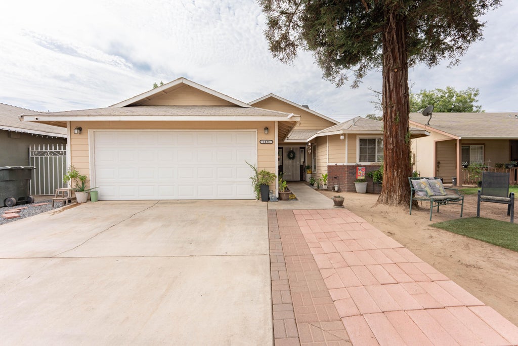 Photo of 1131 W Madalyn Avenue, Tulare, CA 93274 (MLS # 243805)