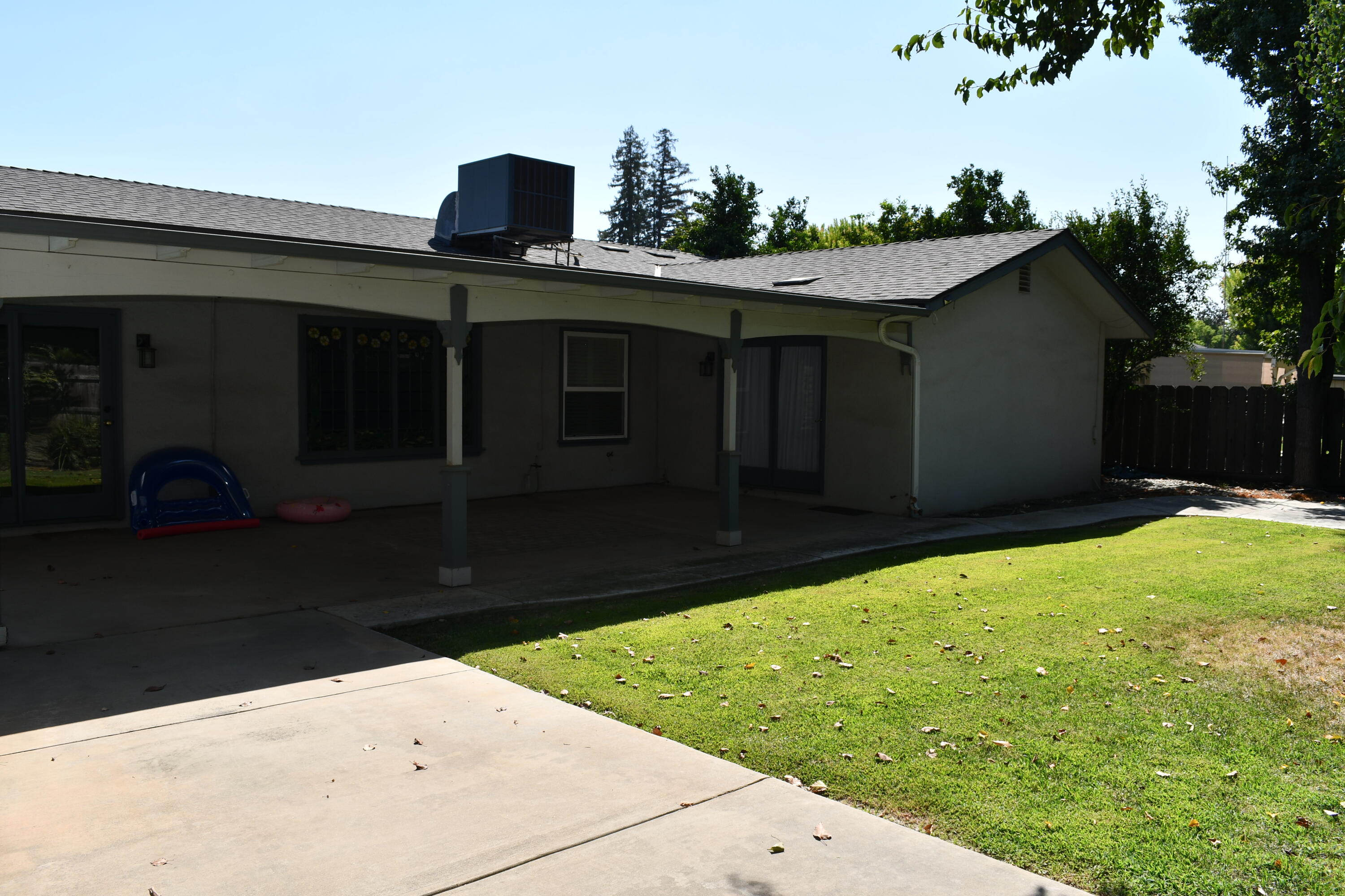 Visalia, California 93291, United States, 4 Bedrooms Bedrooms, ,2 BathroomsBathrooms,Residential,Pending,46524