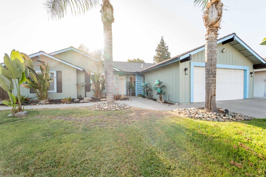 Photo of 2323 S Peppertree Street, Visalia, CA 93277 (MLS # 243695)