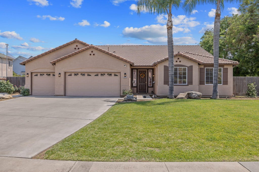Photo of 2212 N Kent Court, Visalia, CA 93291 (MLS # 241566)