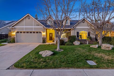 Photo of 5126 W Modoc Avenue, Visalia, CA 93291 (MLS # 240101)