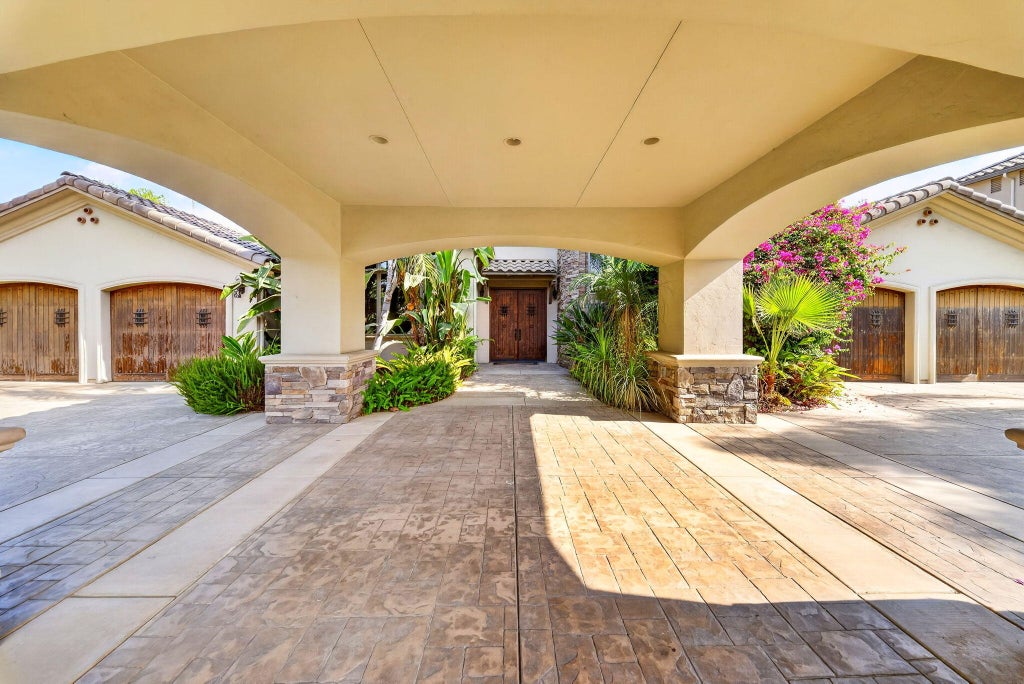 Photo of 5034 W Firenze Avenue W, Visalia, CA 93291 (MLS # 243416)