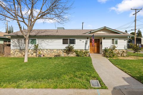 Photo of 509 S Orange Avenue, Exeter, CA 93221 (MLS # 240136)