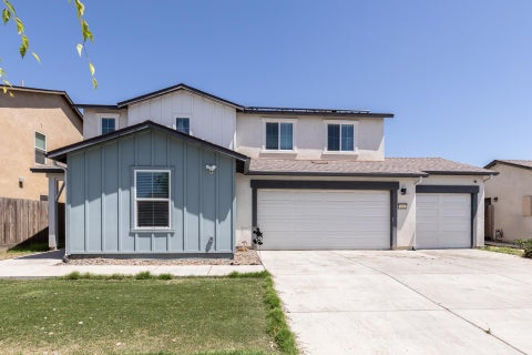 Photo of 332 E Porter Avenue, Visalia, CA 93291 (MLS # 241464)